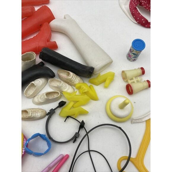 Vintage Barbie Mixed Shoes and Accessories - Picture 5 of 10